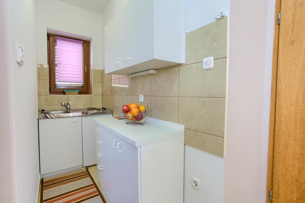 Nadija Studio Apartmani クルク エクステリア 写真