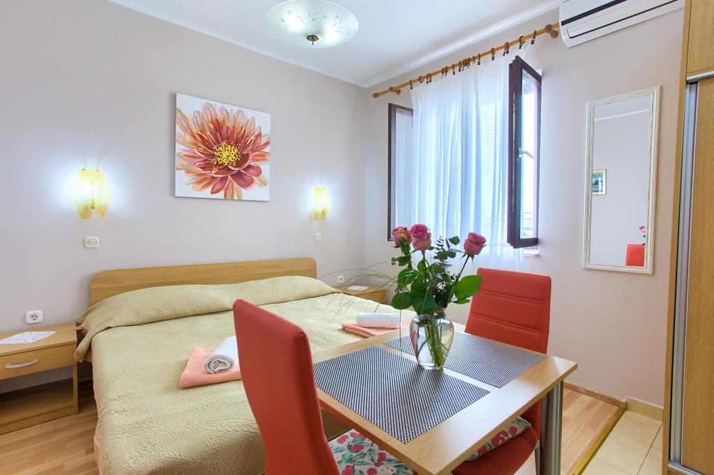 Nadija Studio Apartmani クルク エクステリア 写真